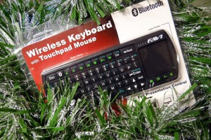 FAVI Mini Wireless Keyboard with Mouse Touchpad