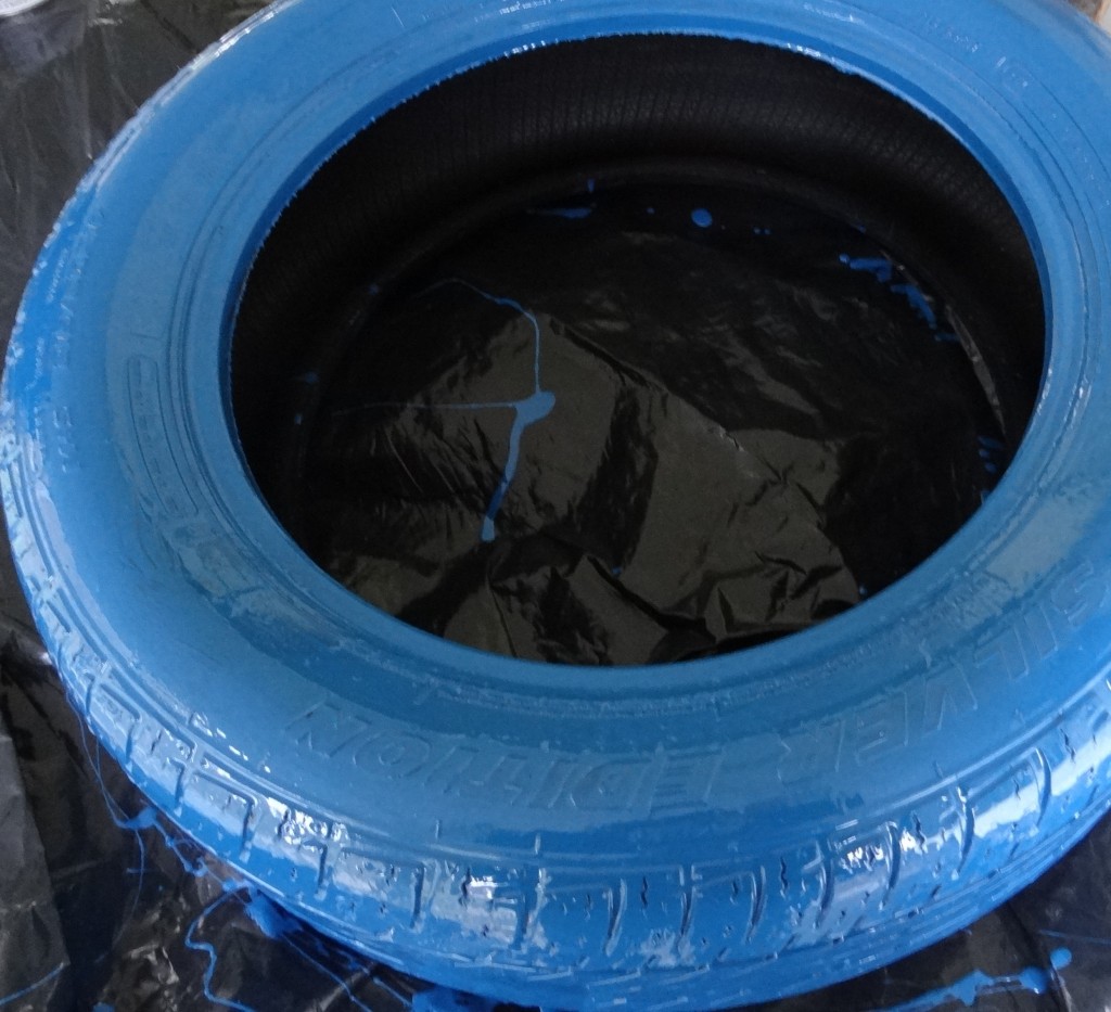 Spill Proof Dog Bowl Recycled Tire DIY! #OldTiresTurnNew