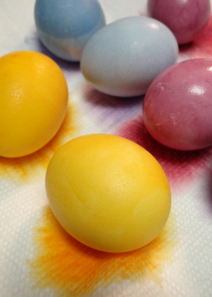 Quick & Easy DIY Natural Egg Coloring | ColorKitchen 