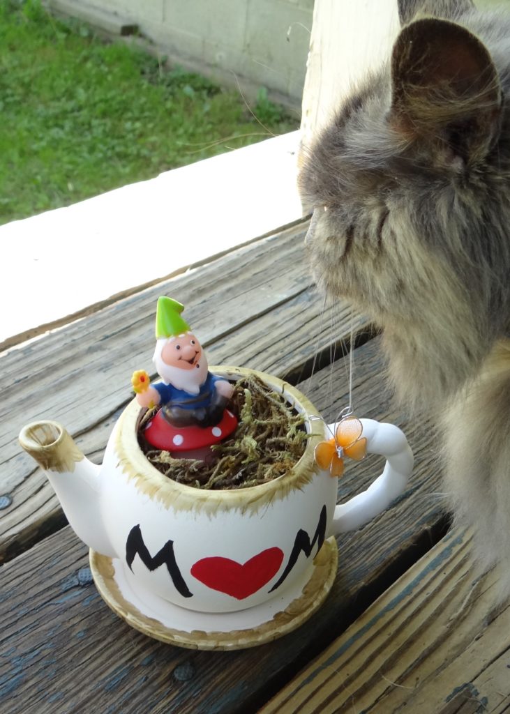DIY Fairy Garden Tea Pot | Garden Party Ideas