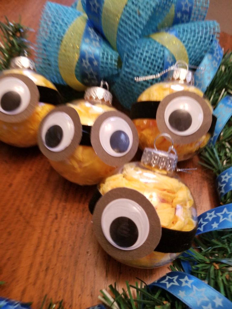 Quick and Easy Minion Ornaments and Wreath Crafts