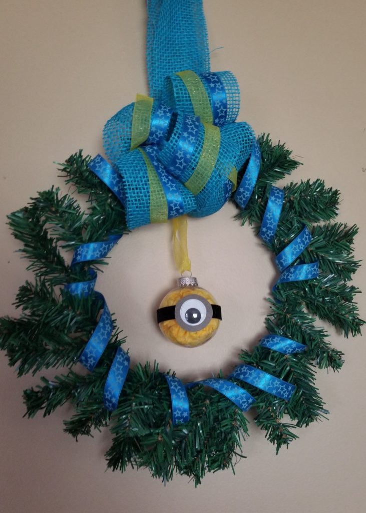Quick and Easy Minion Ornaments and Wreath Crafts
