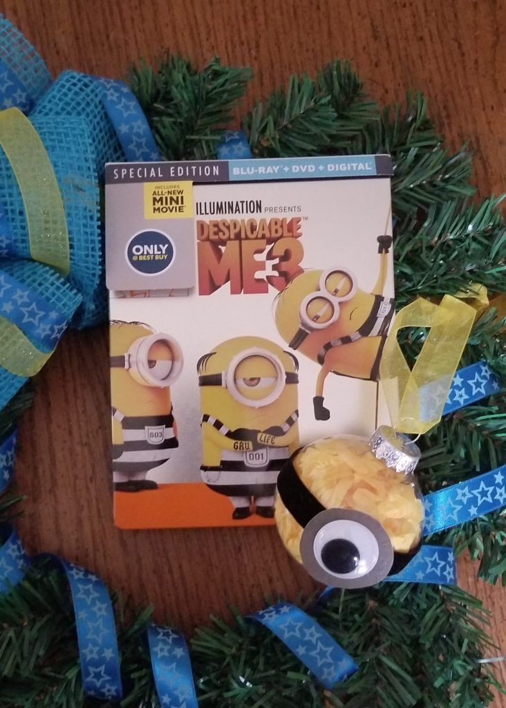 Quick and Easy Minion Ornaments and Wreath Crafts