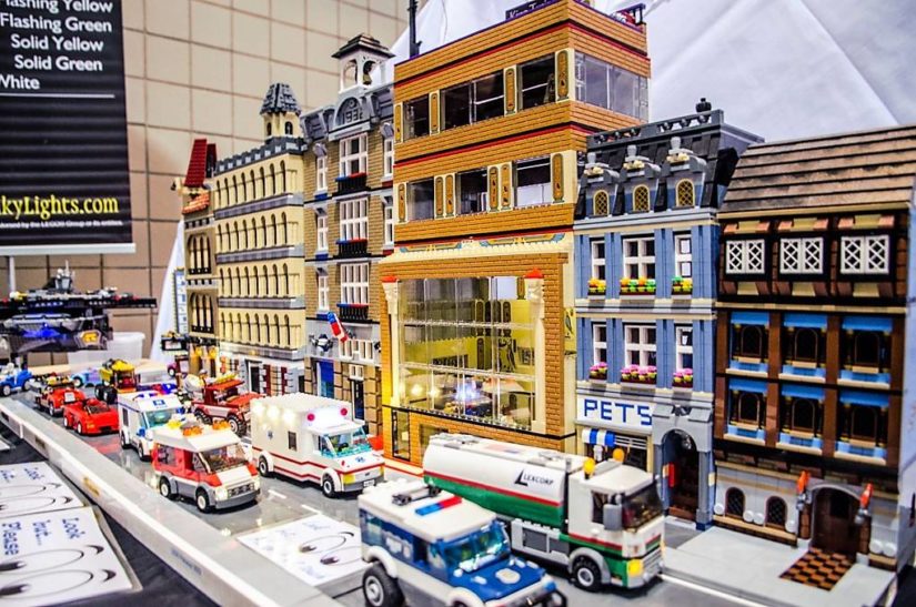 Louisville BrickUniverse LEGO Fan Convention Rural Mom